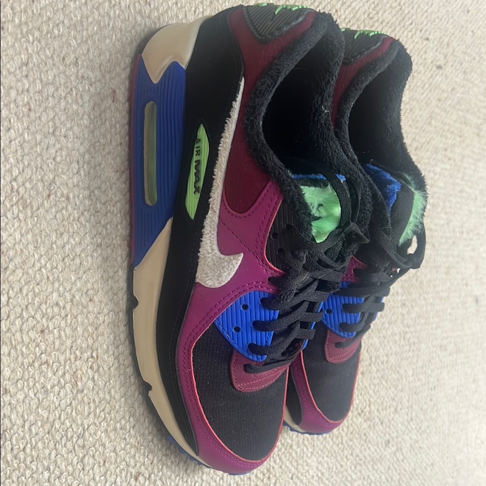 Nike Black and Purple Athletic Shoes Retro Style